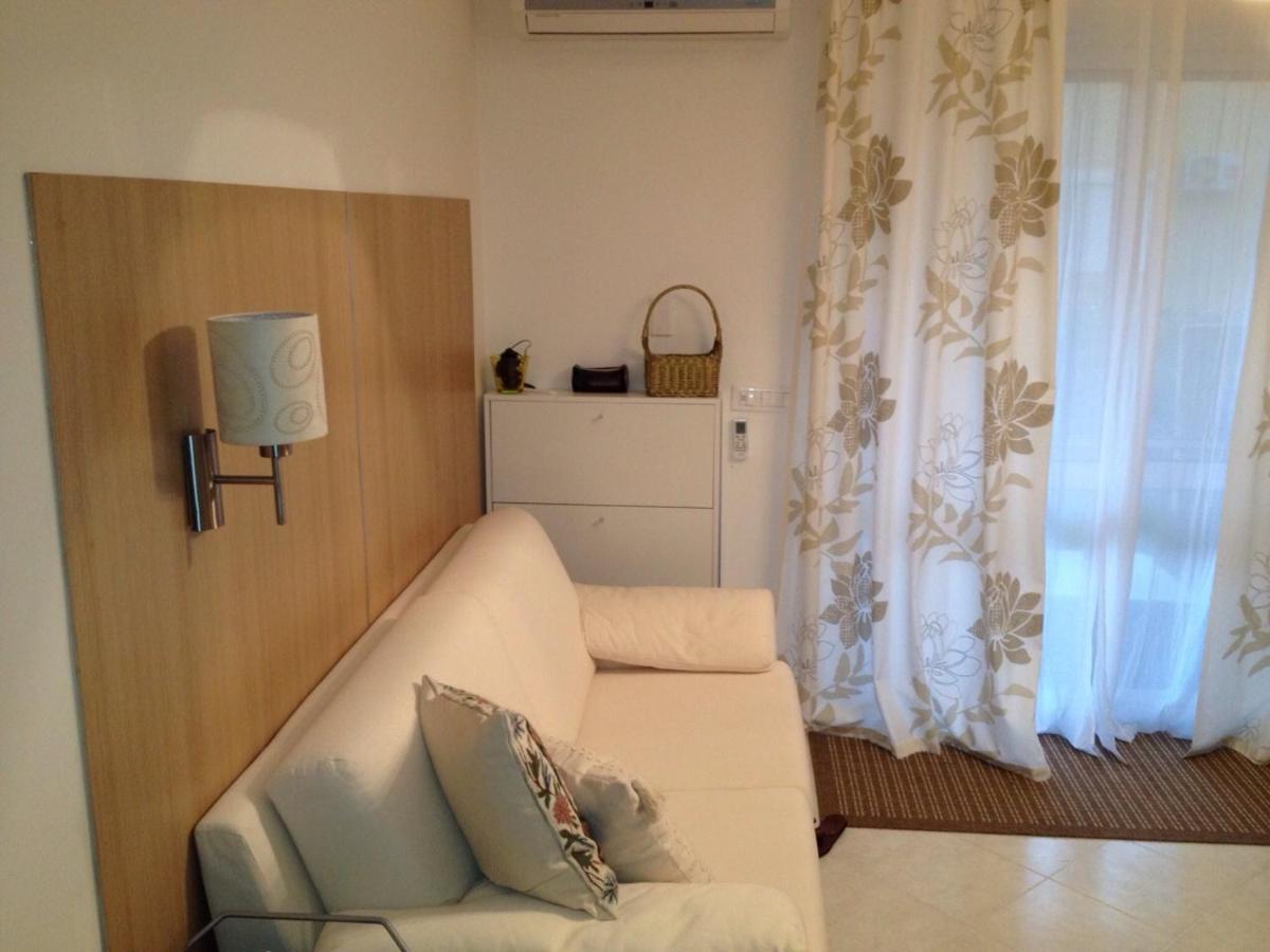 Pizzo Beach Club. One Bedroom Apt 13G エクステリア 写真